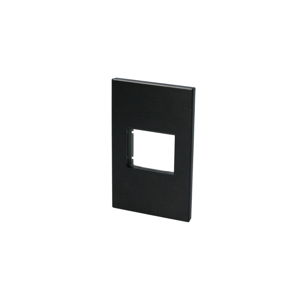SURTEK PLACA P601N  1MODULO1/2 NEGRO PREMIUM